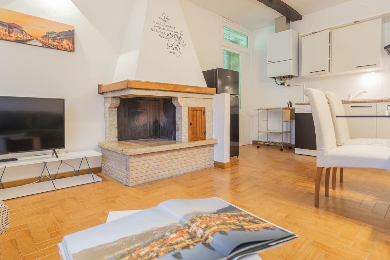 Volta By Rent Apartment Como